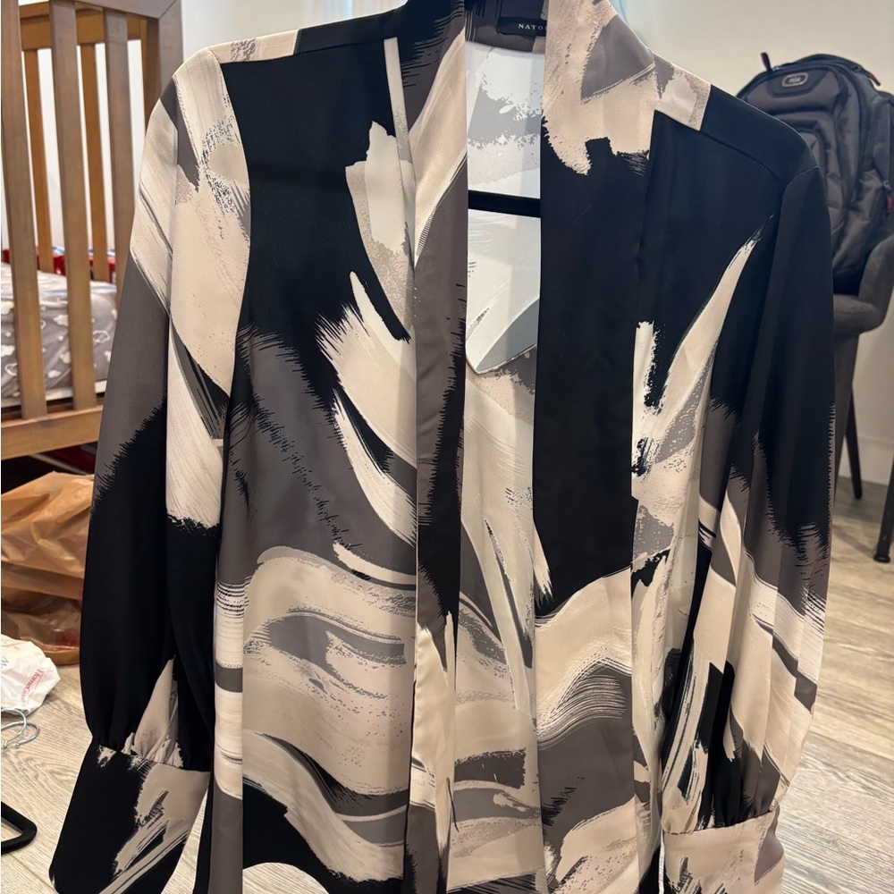 Natori Black and Cream Abstract Blouse